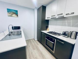 Calm Getaway Close to Airport - 5