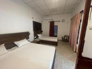 Weaver Bird Villa - 2