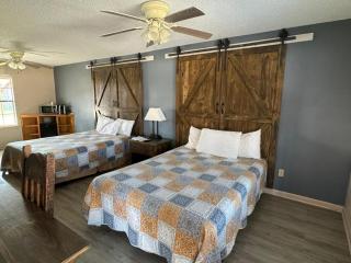 Four Horsemen Motel - 6
