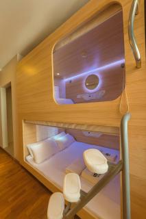 Wink at Upper Cross Street - 5