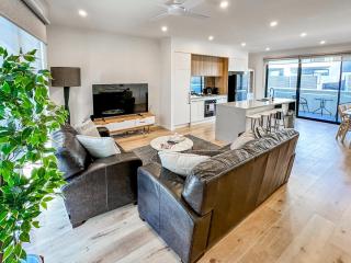 Williamstown Townhouse - 8