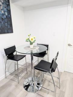Basement Suite in Desrochers SW - Edmonton - 6
