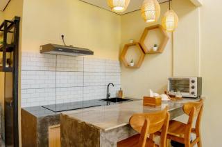 Tropical Loft Hideaway Villa with Sofa Bed Canggu - 9