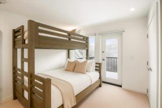 Top Floor Modern Ski-in & Out 3 BR Views - 6