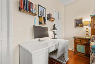 TexasRanchHome onUTCampus - 2