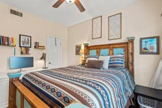TexasRanchHome onUTCampus - 7