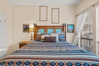 High End TX Ranch Condo 2BR2BA on UT, Perfect for ACL & Formula 1 - 6