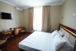 Hotel 725 - 1