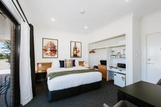 Eucalyptus Suite - A Mudgee Nature Oasis - 7