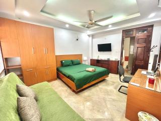 NaturalLight Apt near HNOperaHouse with Washer, Dryer and Free Netflix - Hanoi - 0