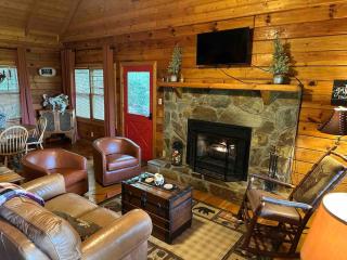 Cozy Haven - Mountain View, Hot Tub, Fire Pit - 2