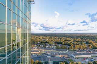Skyline Penthouse with Sunset Views, Jacuzzi & Free Parking - Riga - 7