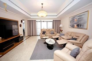Serene 3BR Splendor Retreat at Corniche Beach - Abu Dhabi - 5