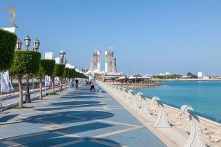 Serene 3BR Splendor Retreat at Corniche Beach - Abu Dhabi - 2