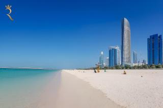 Serene 3BR Splendor Retreat - Elegant Stay Near Corniche Beach & Heritage Park - 5