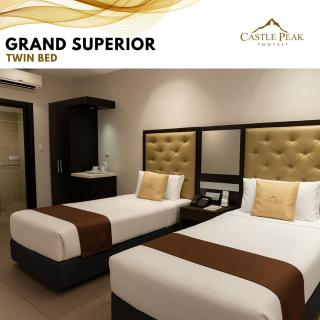 Castle Peak Hotel - 4