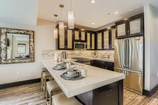 Tranquil Blackstone Getaway townhouse - 1