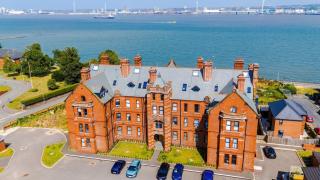 Bright Flat with Wifi, Close to Beach! - Wallasey - 9