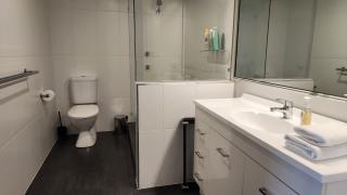 Contemporary 2BR Apt w Free Parking - Hosted by Canstay - Kingston - 3