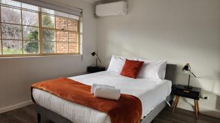 Contemporary 2BR Apt w Free Parking - Hosted by Canstay - Kingston - 9
