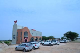 SR Hotel Restaurant & Cafe - 0