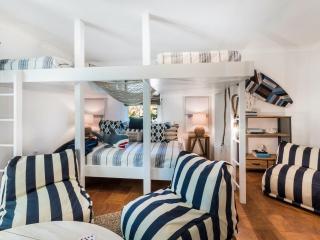 Sandy Pants - Designer Beach Chic Home Steps to Beach Backyard Oasis w Heated Pool - Anna Maria - 7