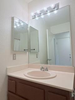 Stylish Renovated Home Near Strip, Stadium & Expo 35 - 9