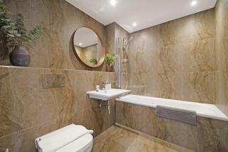 NEW Modern 2-Bed Riverside Flat with Balcony SW11 - London - 7