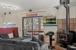 Eternal Treehouse Hot Tub Outdoor Oasis in Pines Entertainment Galore - 3