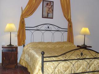 Restful Farmhouse near Forest in Vinci with Pool - 9