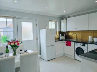 Fully accessible bungalow by the Beach - Port Talbot - 5
