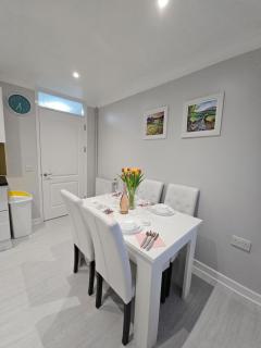 Fully accessible bungalow by the Beach - Port Talbot - 4