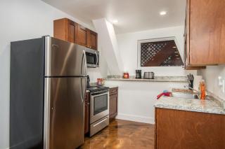 Captivating 1 BR Chalet Hideaway Prime Location - 6
