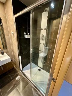 Modern apartment Near city center, Airport, Metro - 8