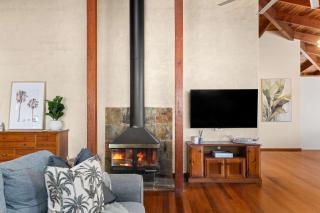 Buderim Rustic Retreat - Pool & Pet Friendly - 6