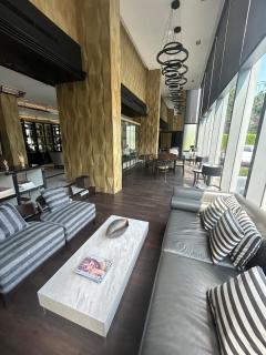 1BR Thonglor BTS InfinityPool overlooking city - 1