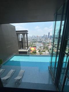 1BR Thonglor BTS InfinityPool overlooking city - 1