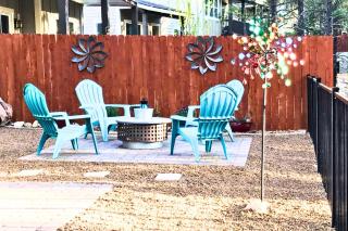 Cottons Cabin Forest Views Near Downtown Backyard with Firepit Grill Family-Friendly - 6
