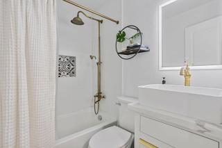 Group Bundle 6BR Sleeps 18 Near Midtown - 4