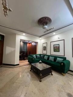 Luxury comfort home - Lahore - 0