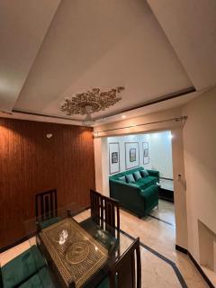 Luxury comfort home - Lahore - 6