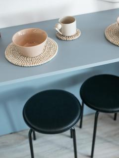 Cute designer little home near Castle! Backyard! - 2