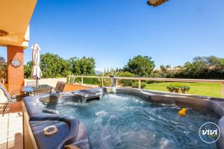 ViVi Homes - Malibu Pool, Garden & Beach - 2