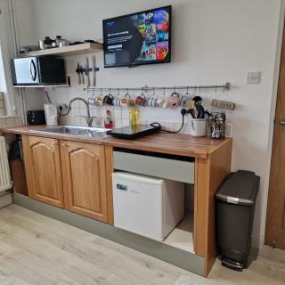 Family-Friendly Bungalow near Salisbury - 9