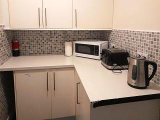 Irvine Riverside Guesthouse by Paymán Club - Irvine - 5