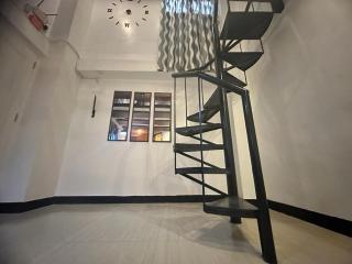Adorable - 2B, Stunning Lounge - Manila - 4