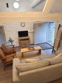 Cotswolds Farm Stay The Henloft - Lechlade - 0
