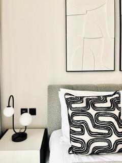 Luxury 1BR in Binghatti Lavender with free Parking - 5