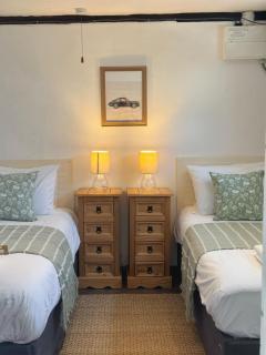 The Smythy - Cotswolds Farm Stay - Lechlade - 8