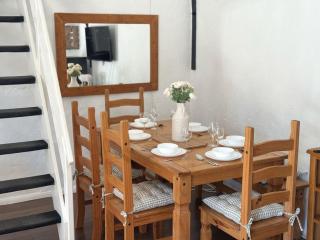 The Smythy - Cotswolds Farm Stay - Lechlade - 1